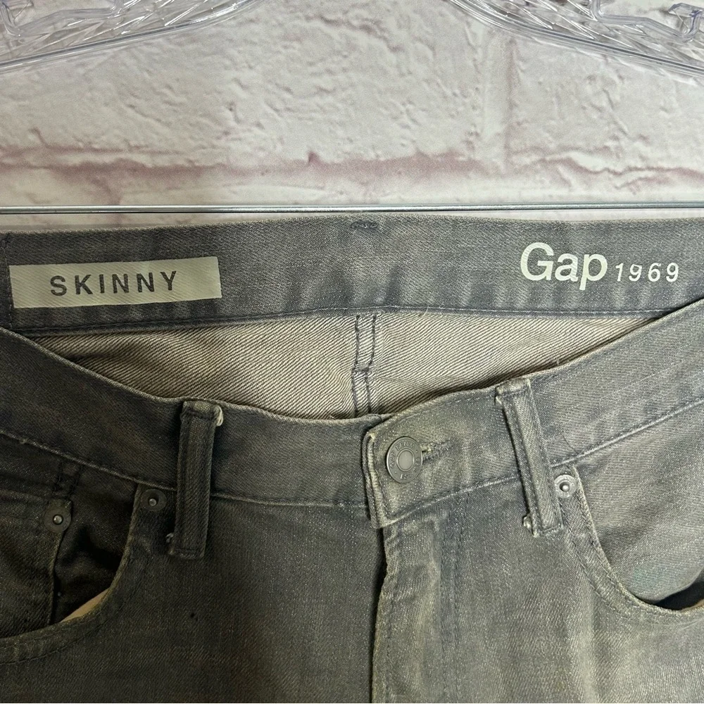 GAP men’s dark
